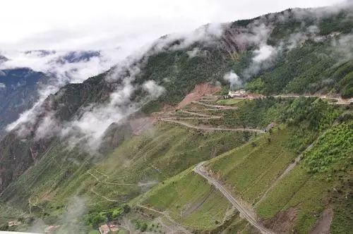 川藏线最新路况，畅通无阻，自然美景尽收眼底