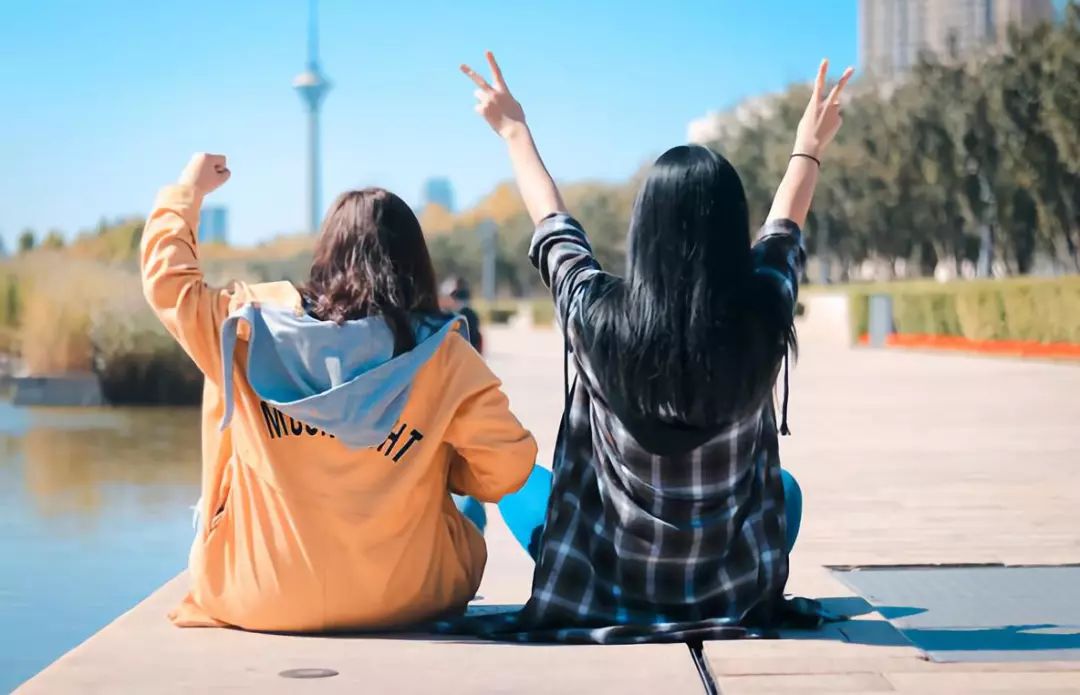 无双最新篇章，友情与陪伴的温馨日常